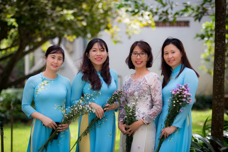 Nữ cán bộ, giảng viên PVU hưởng ứng “Tuần lễ áo dài Việt Nam”