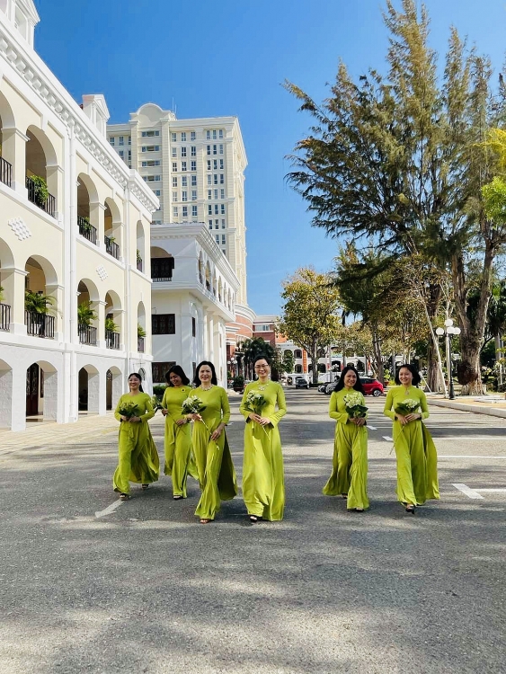 Vietsovpetro: Phụ nữ Xí nghiệp Khí duyên dáng với tà áo dài truyền thống