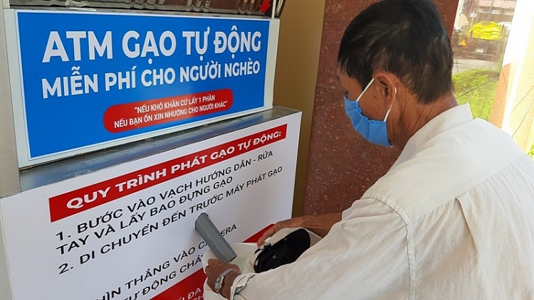 xi nghiep khi chung tay cung atm gao vung tau trao yeu thuong giua mua dich covid 19