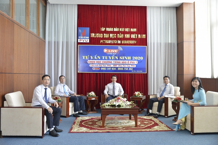 pvu to chuc thanh cong su kien livestream tu van tuyen sinh nam 2020