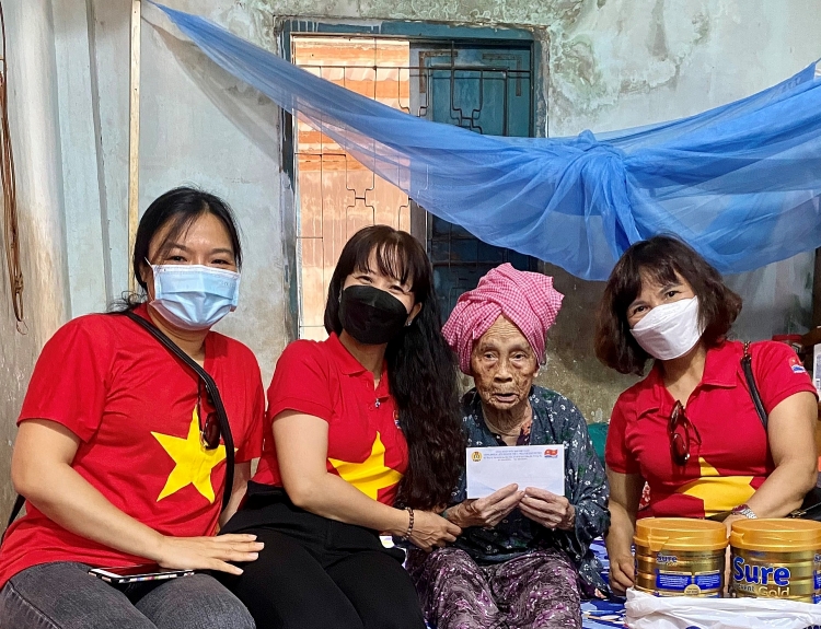 Ban Nữ công Vietsovpetro với chuỗi hoạt động “Lan tỏa hạnh phúc và yêu thương” Ban Nữ công Vietsovpetro với chuỗi hoạt động “Lan tỏa hạnh phúc và yêu thương”