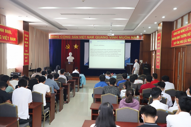 PVU tổ chức nói chuyện Chuyên đề về “The Drilling Process and Managed Pressure Drilling PVU tổ chức nói chuyện chuyên đề “Quá trình khoan và quản lý áp suất khoan
