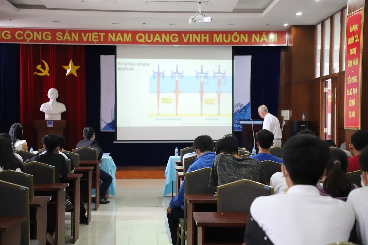 PVU tổ chức nói chuyện Chuyên đề về “The Drilling Process and Managed Pressure Drilling PVU tổ chức nói chuyện chuyên đề “Quá trình khoan và quản lý áp suất khoan