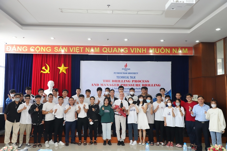 PVU tổ chức nói chuyện Chuyên đề về “The Drilling Process and Managed Pressure Drilling PVU tổ chức nói chuyện chuyên đề “Quá trình khoan và quản lý áp suất khoan