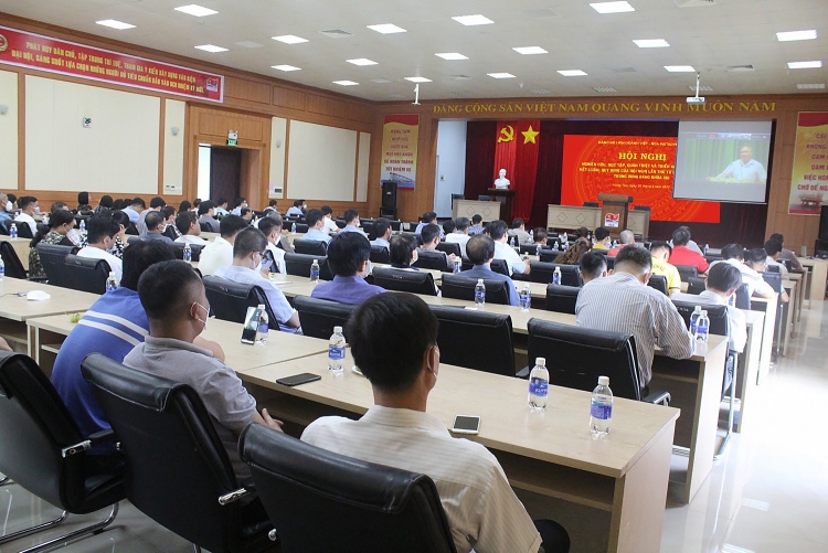 Đảng ủy Vietsovpetro tổ chức Học tập, quán triệt, triển khai thực hiện Kết luận, Quy định của Hội nghị lần thứ tư Ban Chấp hành Trung ương Đảng (khóa XIII) Đảng ủy Vietsovpetro tổ chức học tập, quán triệt, triển khai thực hiện Kết luận, Quy định của Hội nghị lần thứ tư Ban Chấp hành Trung ương Đảng (khóa XIII)