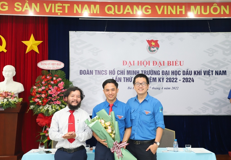 Tuổi trẻ PVU: Trí tuệ, trách nhiệm, khát vọng, tiên phong Tuổi trẻ PVU: Trí tuệ - Trách nhiệm - Khát vọng - Tiên phong