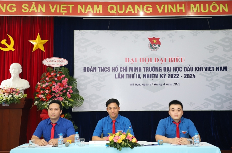 Tuổi trẻ PVU: Trí tuệ, trách nhiệm, khát vọng, tiên phong Tuổi trẻ PVU: Trí tuệ - Trách nhiệm - Khát vọng - Tiên phong