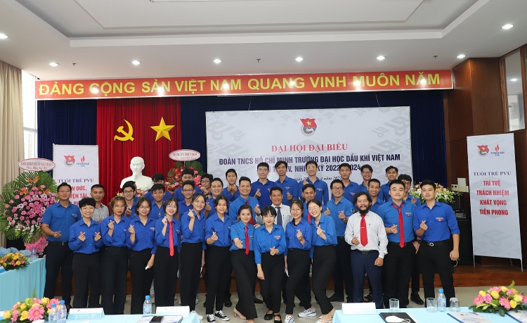 Tuổi trẻ PVU: Trí tuệ, trách nhiệm, khát vọng, tiên phong Tuổi trẻ PVU: Trí tuệ - Trách nhiệm - Khát vọng - Tiên phong