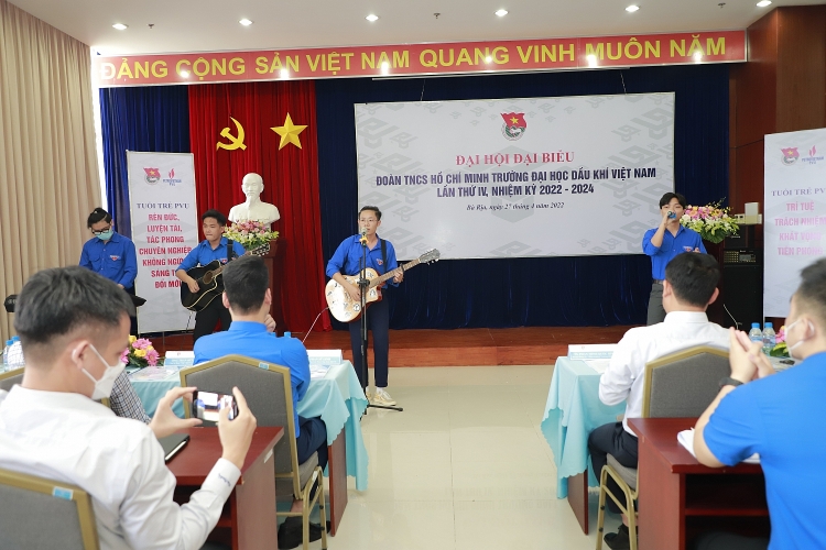 Tuổi trẻ PVU: Trí tuệ, trách nhiệm, khát vọng, tiên phong Tuổi trẻ PVU: Trí tuệ - Trách nhiệm - Khát vọng - Tiên phong