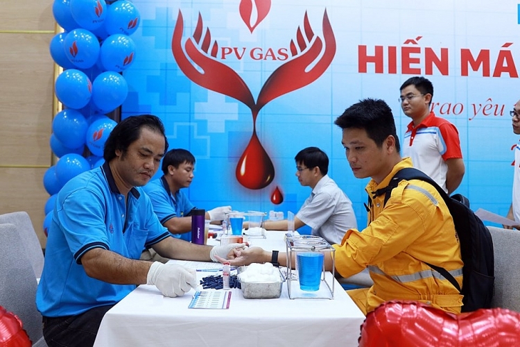 pv gas voi trao yeu thuong se chia su song