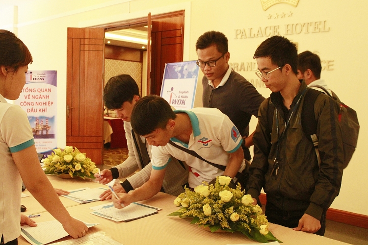 hoi thao tong quan ve linh vuc thuong nguon dau khi