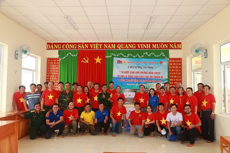 doan thanh nien va hoi cuu chien binh vietsovpetro vi bien dao que huong nam 2019
