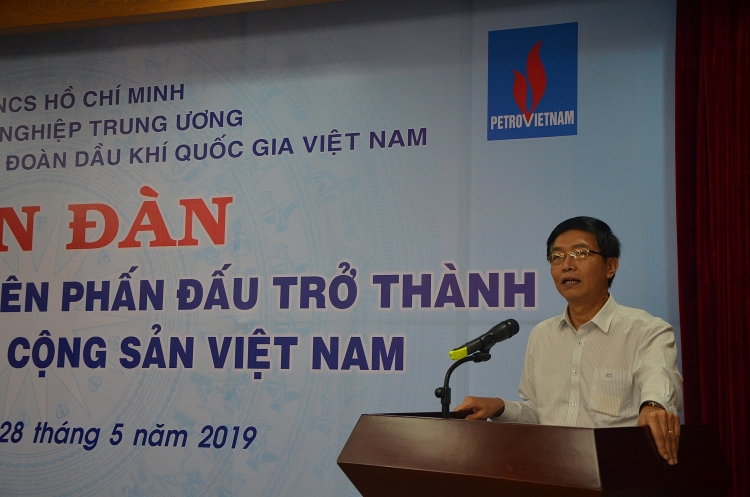 doan thanh nien tap doan to chuc dien dan dvtn phan dau tro thanh dang vien dang cong san viet nam