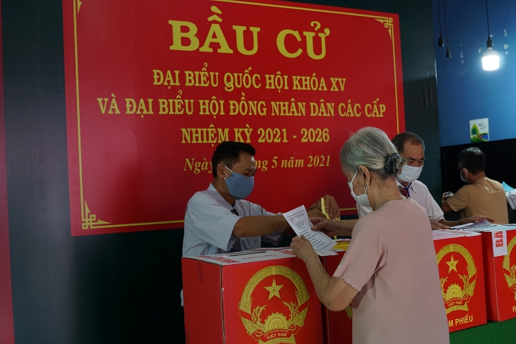 Cử tri Bà Rịa – Vũng Tàu hân hoan với “Ngày hội toàn dân bỏ phiếu”
