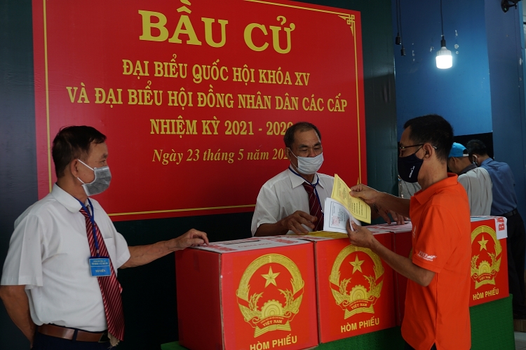 Cử tri Bà Rịa – Vũng Tàu hân hoan với “Ngày hội toàn dân bỏ phiếu” Cử tri Bà Rịa – Vũng Tàu hân hoan với “Ngày hội toàn dân bỏ phiếu”