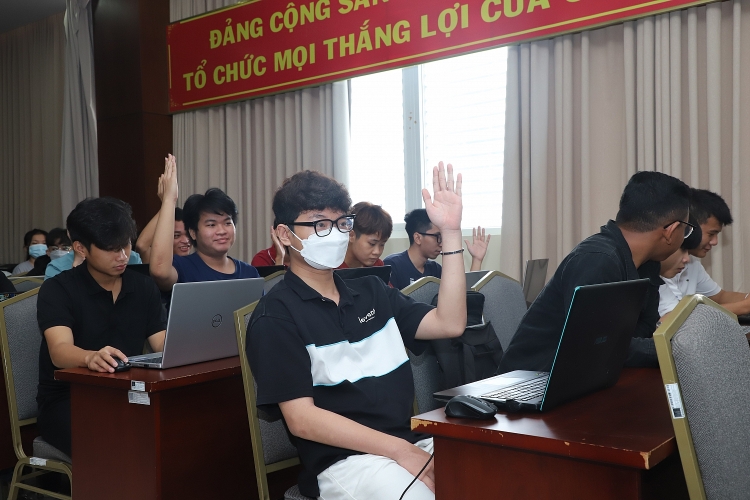 PVU tổ chức Nói chuyện chuyên đề “Phân tích dữ liệu trong Công nghiệp Dầu khí”