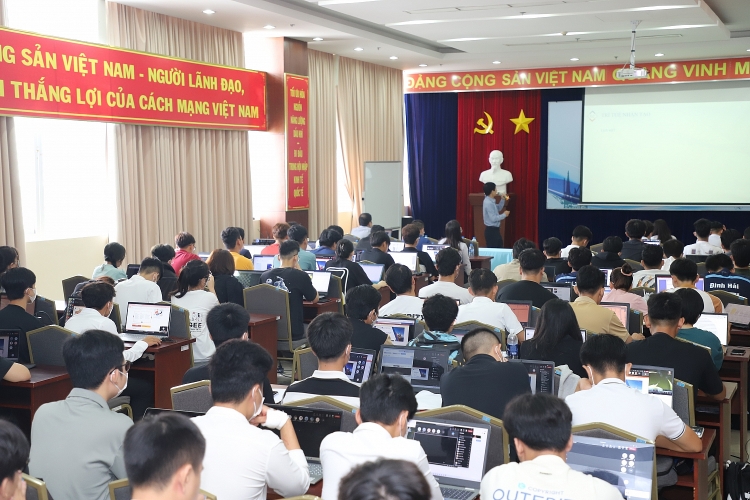 PVU tổ chức Nói chuyện chuyên đề “Phân tích dữ liệu trong Công nghiệp Dầu khí”