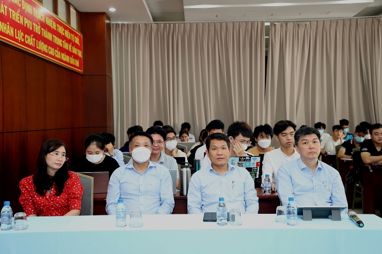 PVU tổ chức nói chuyện Chuyên đề “ Phân tích dữ liệu trong Công nghiệp Dầu khí” PVU tổ chức Nói chuyện chuyên đề “Phân tích dữ liệu trong Công nghiệp Dầu khí”