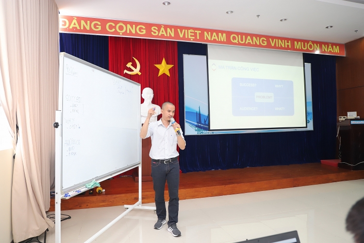 PVU tổ chức nói chuyện Chuyên đề “ Phân tích dữ liệu trong Công nghiệp Dầu khí” PVU tổ chức Nói chuyện chuyên đề “Phân tích dữ liệu trong Công nghiệp Dầu khí”