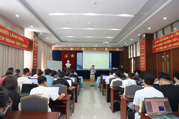 PVU tổ chức Nói chuyện chuyên đề “Phân tích dữ liệu trong Công nghiệp Dầu khí”