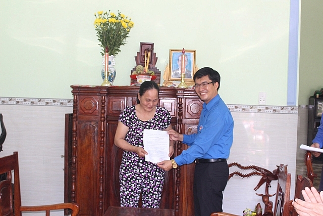 doan thanh nien vietsovpetro ban giao nha dai doan ket tai ba ria vung tau