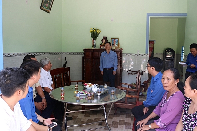 doan thanh nien vietsovpetro ban giao nha dai doan ket tai ba ria vung tau