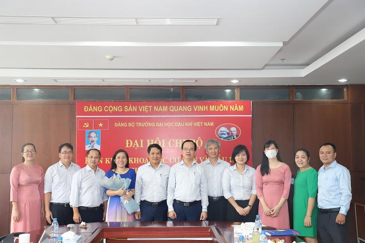 Đảng bộ Trường Đại học Dầu khí Việt Nam tổ chức thành công Đại hội điểm Chi bộ Liên khoa Khoa học cơ bản và Dầu khí