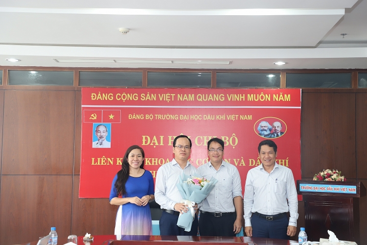 Đảng bộ Trường Đại học Dầu khí Việt Nam tổ chức thành công Đại hội điểm Chi bộ Liên khoa Khoa học cơ bản và Dầu khí