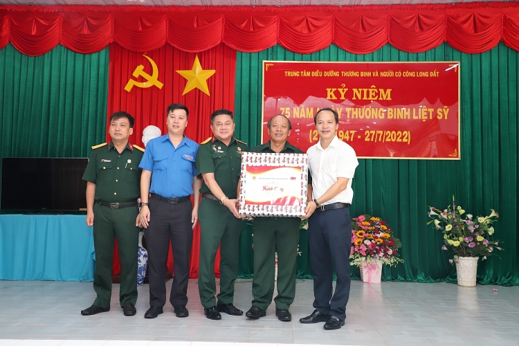 Vietsovpetro tổ chức chuỗi hoạt động tri ân Ngày Thương binh - Liệt sĩ 27/7