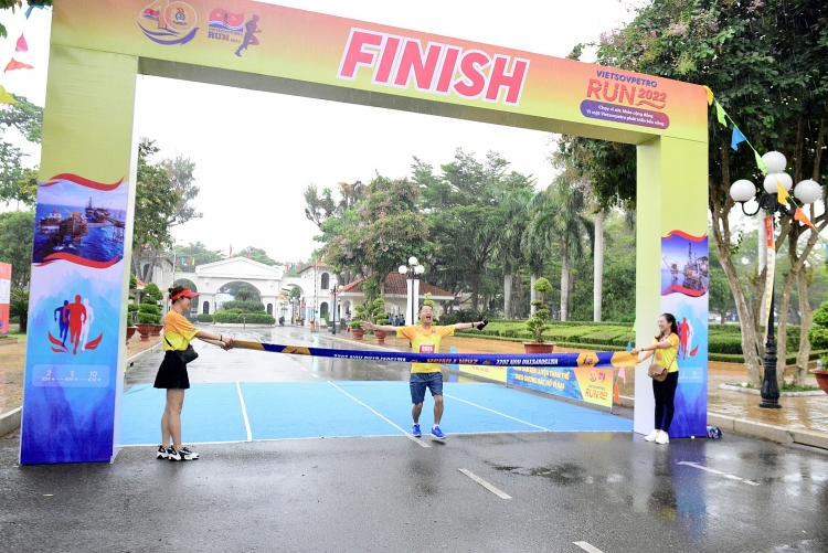 Vietsovpetro Run 2022 với chủ đề “Chạy Vì sức khỏe cộng đồng   Vì một Vietsovpetro phát triển bền vững”