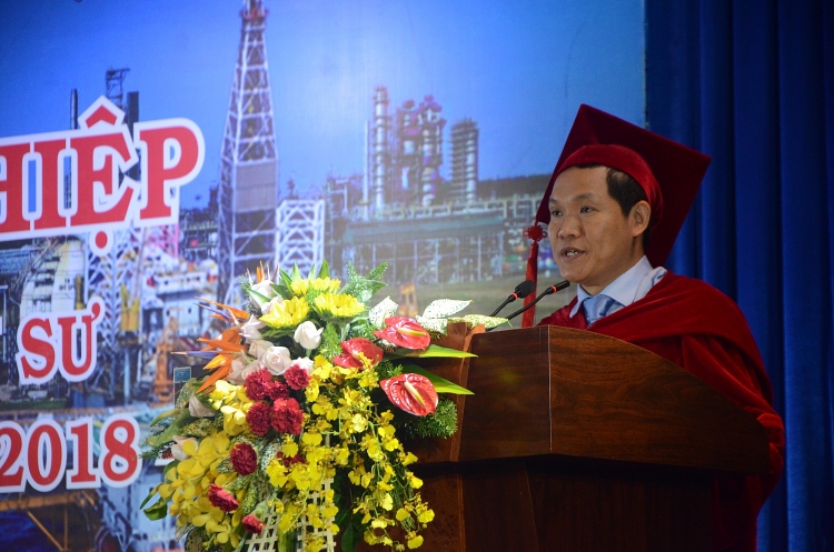 pvu to chuc le tot nghiep trao bang ky su khoa 3 va khai giang nam hoc 2018 2019