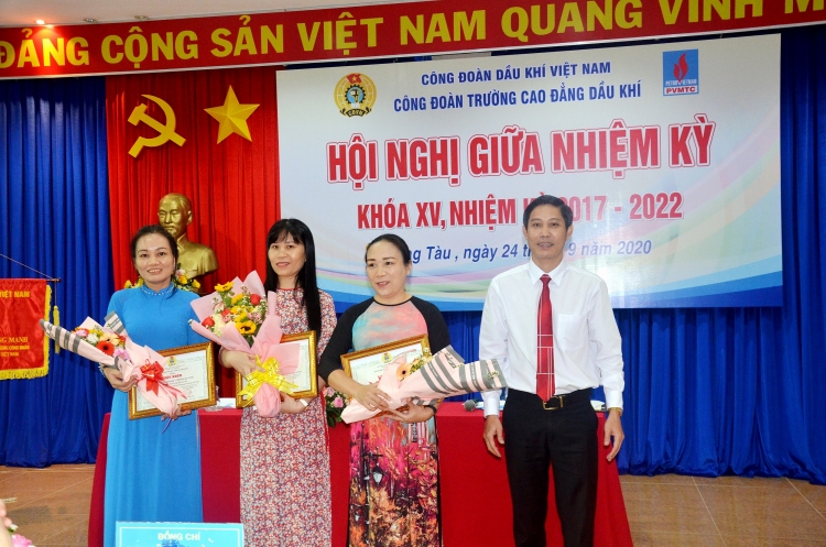 Công đoàn PVMTC đồng hành cùng Ban giám hiệu nhà trường 