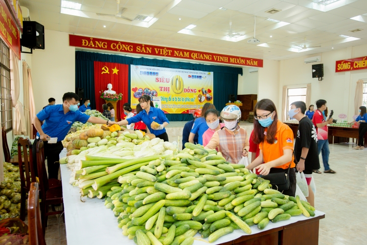 Siêu thị 0 đồng lan tỏa tình yêu thương