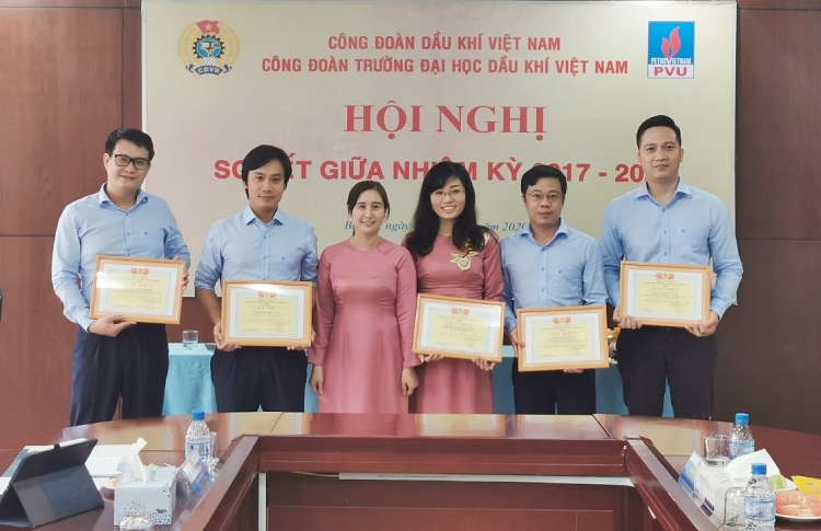 Công đoàn PVU tổ chức thành công Hội nghị sơ kết giữa nhiệm kỳ 2017-2022