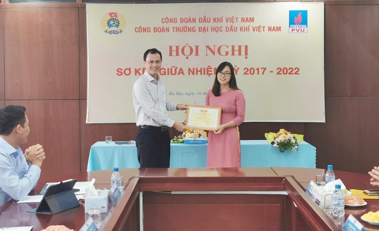 Công đoàn PVU tổ chức thành công Hội nghị sơ kết giữa nhiệm kỳ 2017-2022