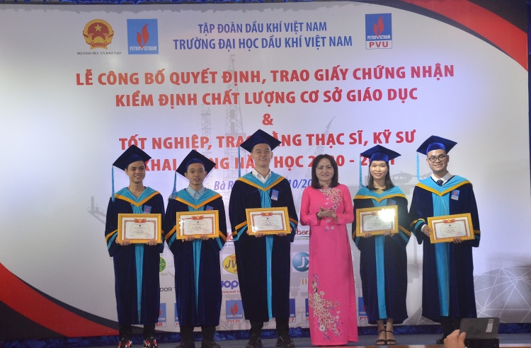 Đại học Dầu khí Việt Nam trao bằng Thạc sỹ -Kỹ sư, khai giảng năm học mới 2020-2021 Đại học Dầu khí Việt Nam khai giảng năm học mới 2020-2021 và trao bằng thạc sỹ, kỹ sư