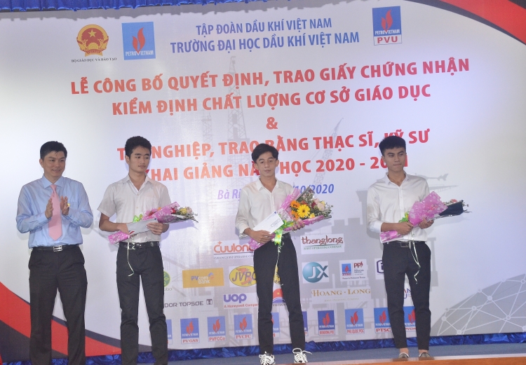 Đại học Dầu khí Việt Nam trao bằng Thạc sỹ -Kỹ sư, khai giảng năm học mới 2020-2021 Đại học Dầu khí Việt Nam khai giảng năm học mới 2020-2021 và trao bằng thạc sỹ, kỹ sư