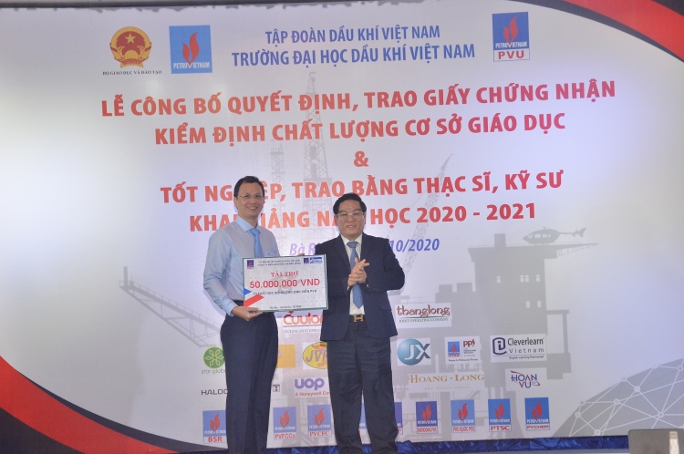 Đại học Dầu khí Việt Nam khai giảng năm học mới 2020-2021 và trao bằng thạc sỹ, kỹ sư