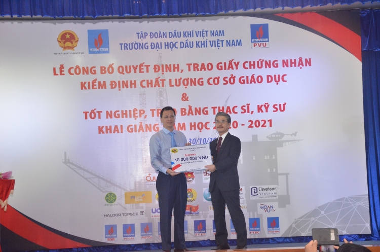 Đại học Dầu khí Việt Nam khai giảng năm học mới 2020-2021 và trao bằng thạc sỹ, kỹ sư