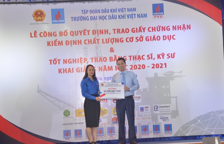 Đại học Dầu khí Việt Nam khai giảng năm học mới 2020-2021 và trao bằng thạc sỹ, kỹ sư