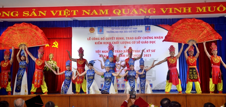 Đại học Dầu khí Việt Nam khai giảng năm học mới 2020-2021 và trao bằng thạc sỹ, kỹ sư