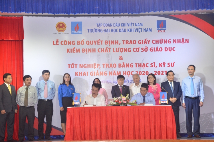 Đại học Dầu khí Việt Nam khai giảng năm học mới 2020-2021 và trao bằng thạc sỹ, kỹ sư