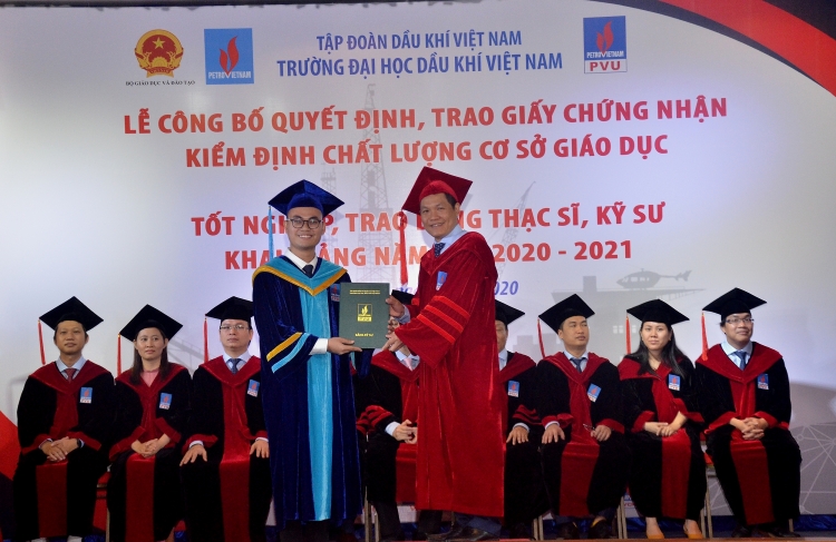 Đại học Dầu khí Việt Nam trao bằng Thạc sỹ -Kỹ sư, khai giảng năm học mới 2020-2021 Đại học Dầu khí Việt Nam trao bằng Thạc sỹ Kỹ sư, khai giảng năm học mới 2020-2021