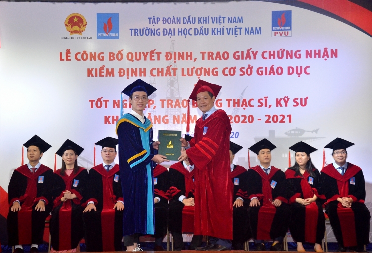 Đại học Dầu khí Việt Nam trao bằng Thạc sỹ  Kỹ sư, khai giảng năm học mới 2020-2021