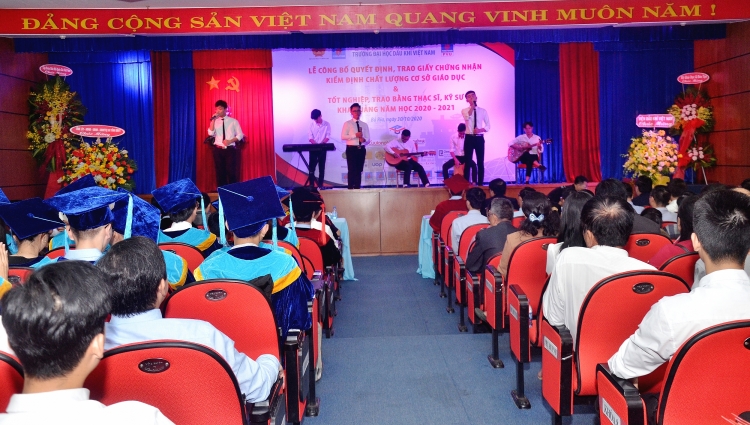 Đại học Dầu khí Việt Nam trao bằng Thạc sỹ  Kỹ sư, khai giảng năm học mới 2020-2021