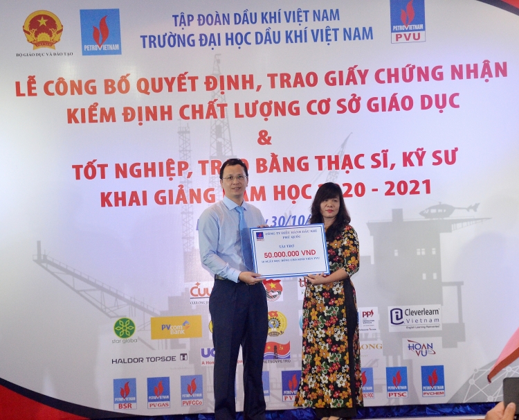 Đại học Dầu khí Việt Nam trao bằng Thạc sỹ  Kỹ sư, khai giảng năm học mới 2020-2021