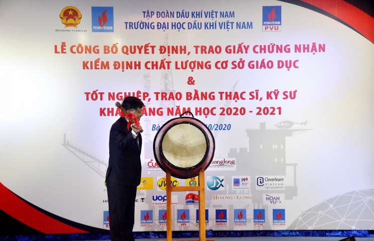 Đại học Dầu khí Việt Nam trao bằng Thạc sỹ -Kỹ sư, khai giảng năm học mới 2020-2021 Đại học Dầu khí Việt Nam trao bằng Thạc sỹ Kỹ sư, khai giảng năm học mới 2020-2021