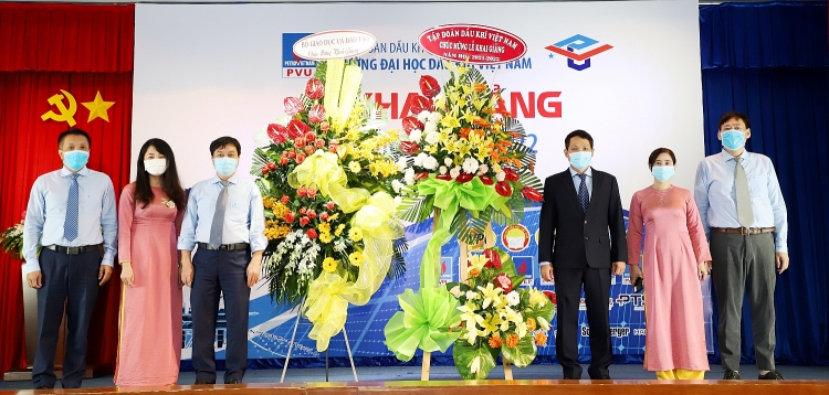 PVU: Lễ khai giảng chưa từng có và một năm học đặc biệt bắt đầu