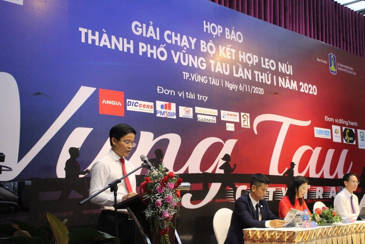 Họp báo công bố giải chạy bộ kết hợp leo núi với chủ đề Họp báo công bố giải chạy bộ kết hợp leo núi với chủ đề