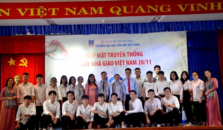 PVU tổ chức kỷ niệm Ngày Nhà giáo Việt Nam và 10 năm thành lập
